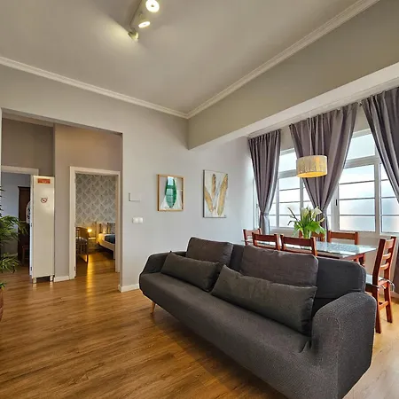 Sunny House Apartment *